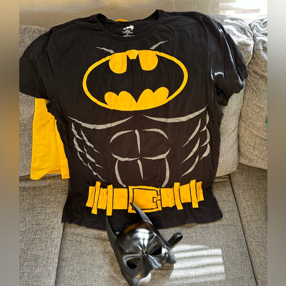 Batman shirt costume & mask